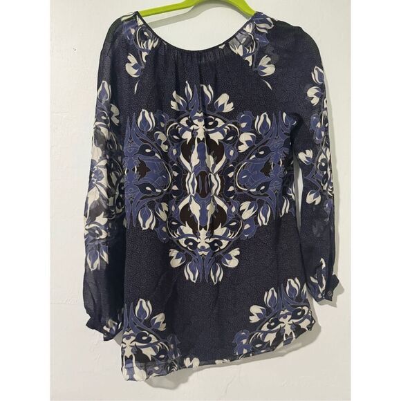 Tory Burch Lisa floral medallion  print 100% silk blouse 2 - Picture 6 of 8